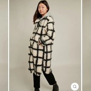 NWOT Little Mountain Vancouver geo sherpa hooded midi coat Cordova 9019
